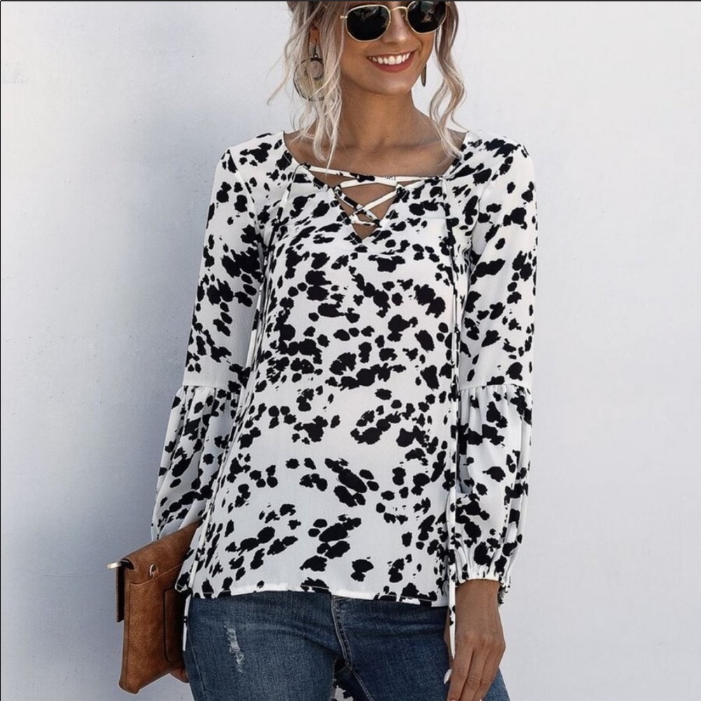 Black / White Lace Up Tunic! - Picture 6 of 7